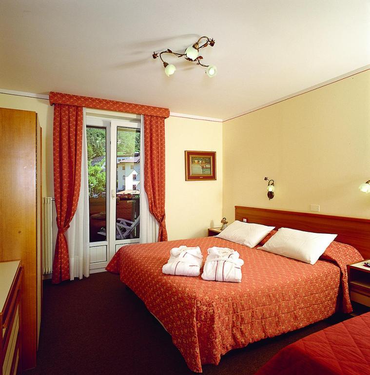 Hotel Des Alpes Molveno Habitación foto